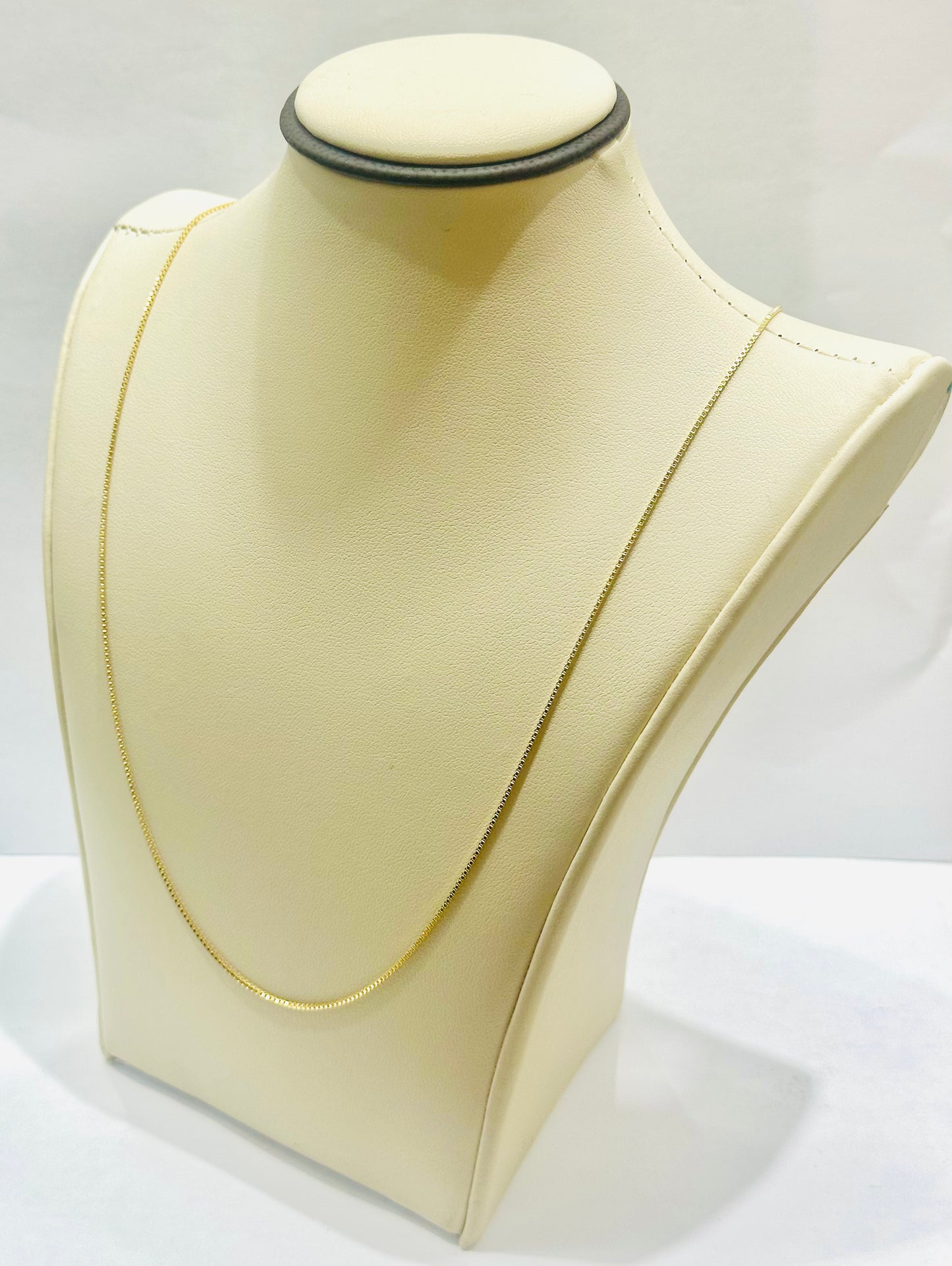 10K GOLD HOLLOW BOX LINK NECKLACE 20”, WEIGHT: 2.3gm, WIDTH: 0.9mm
