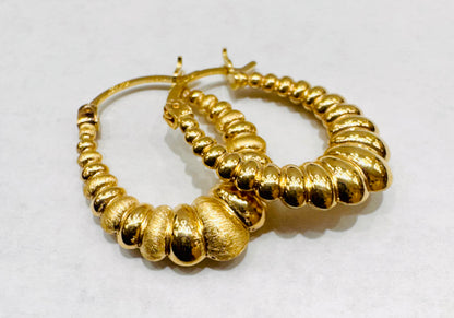 10K GOLD SMALL SHRIMP EARRINGS, WEIGHT: 2gm
