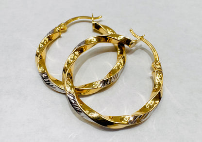 10K GOLD TWO-TONE ROUND HOOP EARRINGS, WEIGHT: 2.4gm