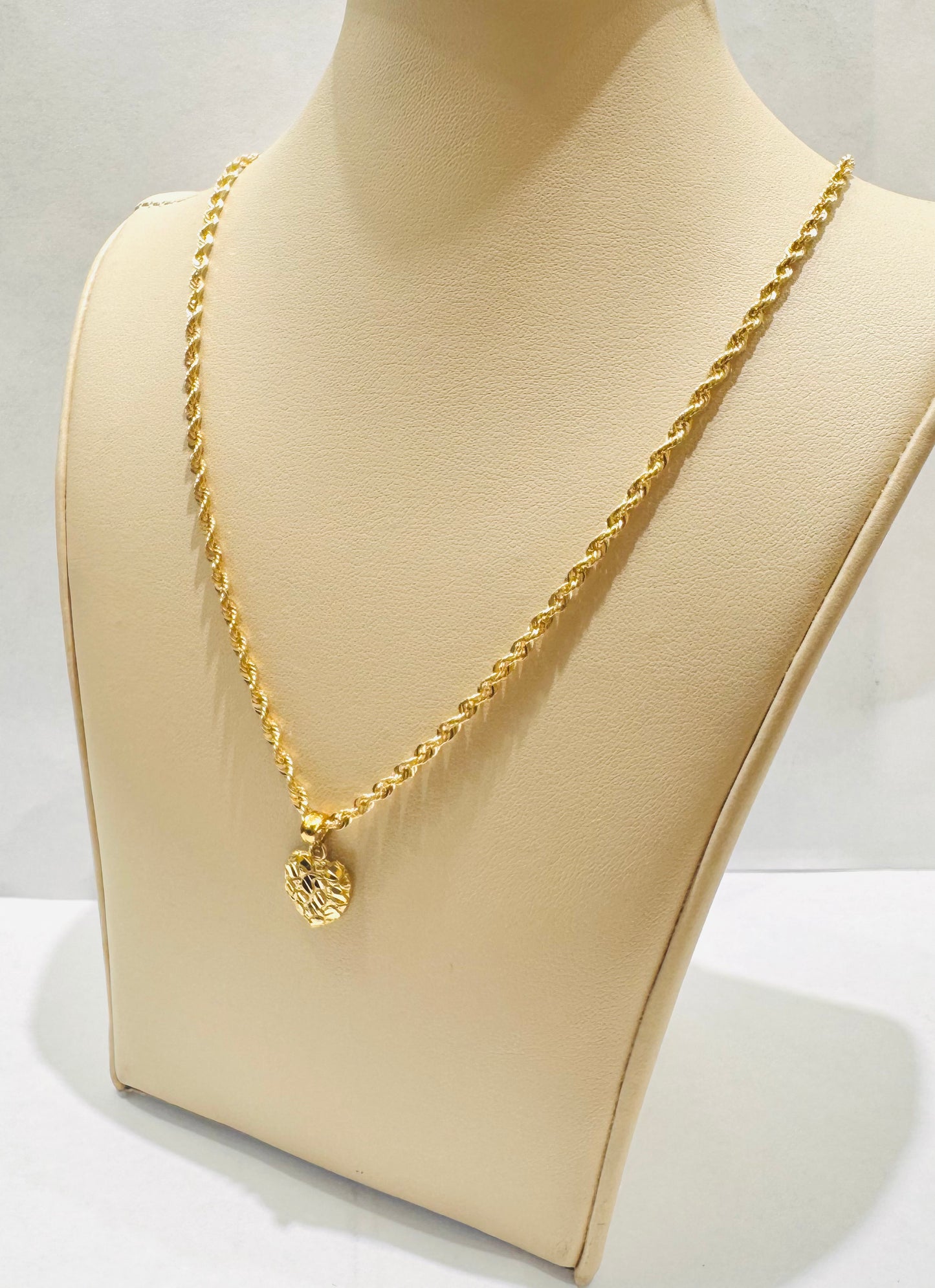 10K GOLD HOLLOW ROPE CHAIN 18”, WEIGHT: 3gm, WIDTH: 2.3mm WITH SMALL HEART PENDANT, WEIGHT: 0.6gm
