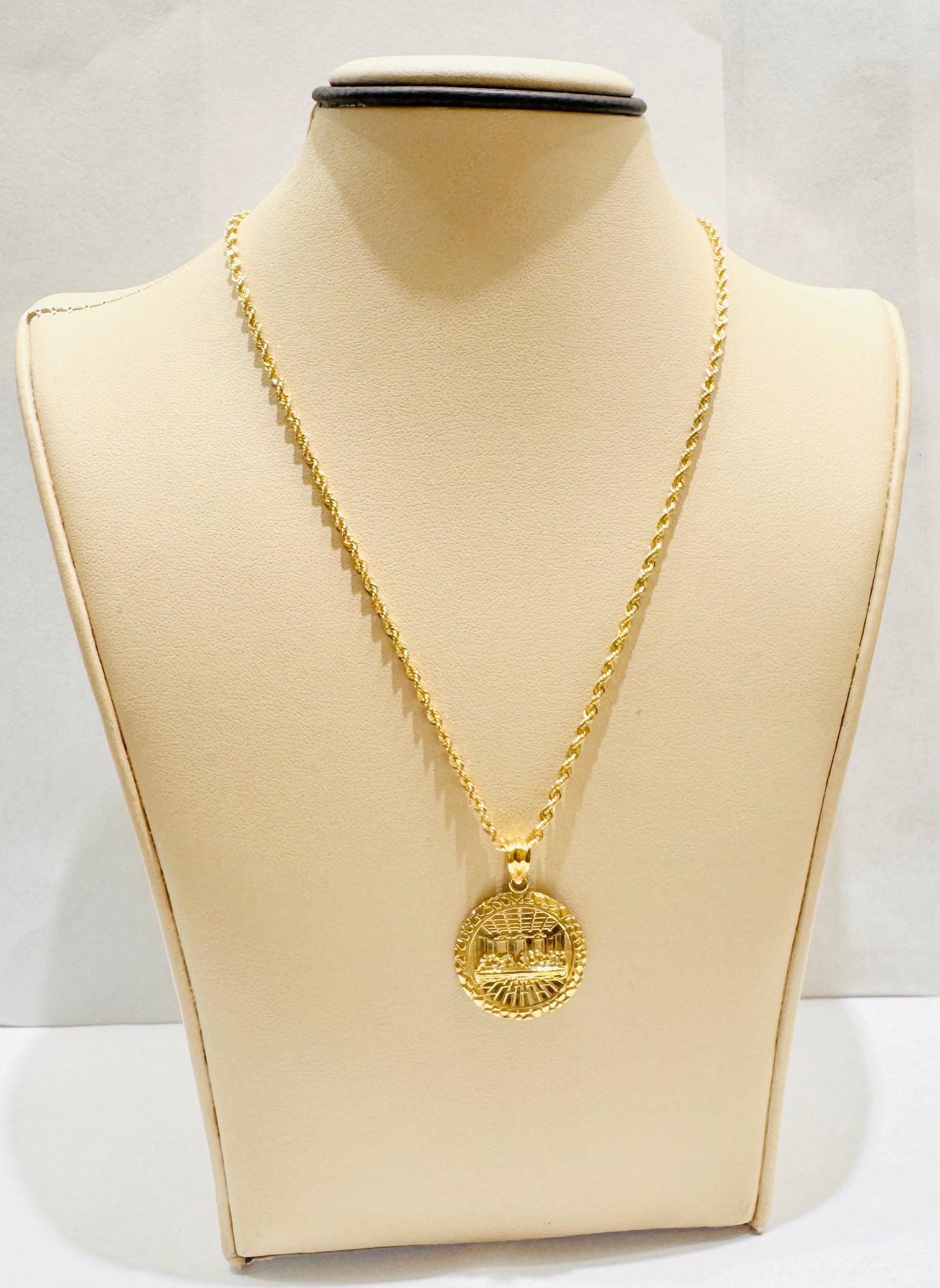 10K GOLD HOLLOW ROPE CHAIN 20”, WEIGHT: 1.7gm, WIDTH: 1.5mm WITH SMALL ROUND LASTSUPPER PENDANT, WEIGHT: 1.7gm