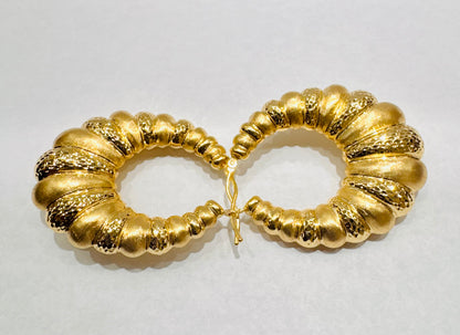 10K GOLD DIAMOND CUT SHRIMP EARRINGS, WEIGHT: 8gm