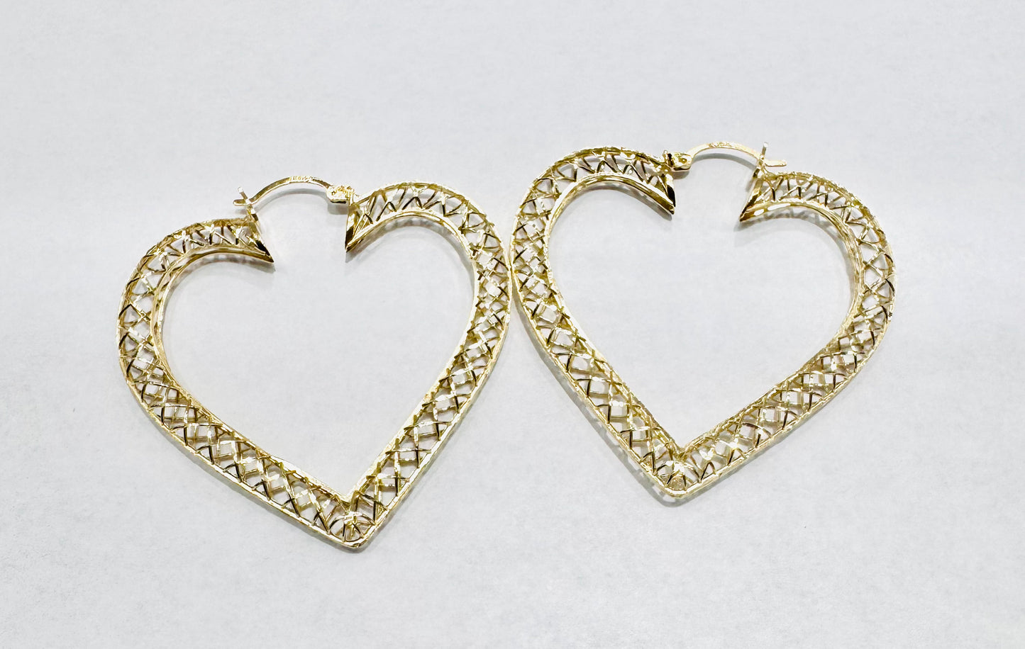 10K GOLD HEART SHAPED HOOP EARRINGS, WEIGHT: 7gm