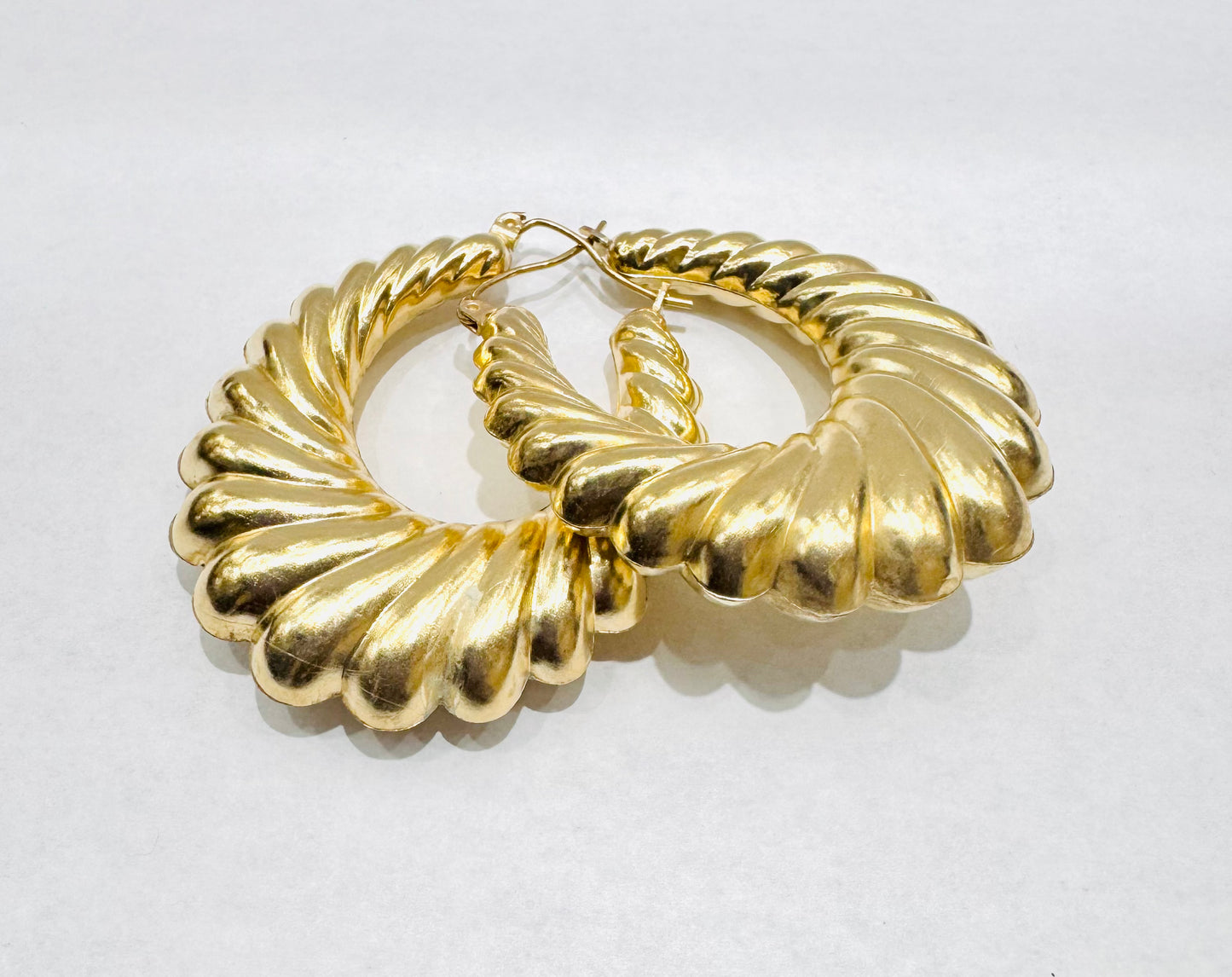 10K GOLD SHRIMP EARRINGS, WEIGHT: 7.2gm