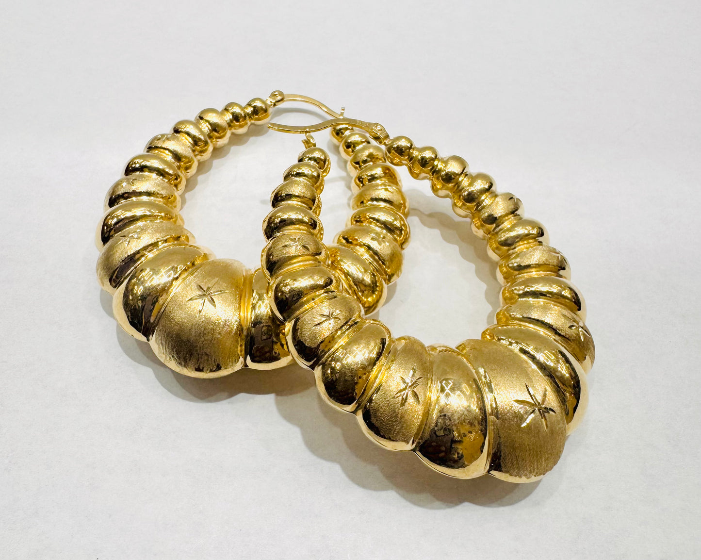 10K GOLD SHRIMP EARRINGS, WEIGHT: 9gm