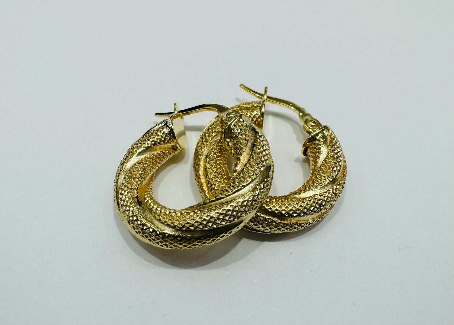 10K GOLD HOOP EARRINGS, WEIGHT: 2.3gm
