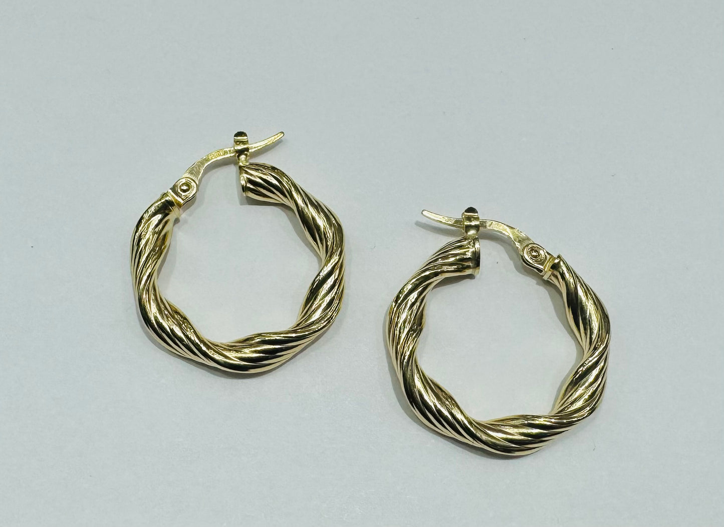 10K GOLD ROUND HOOP EARRINGS, WEIGHT: 2.3gm