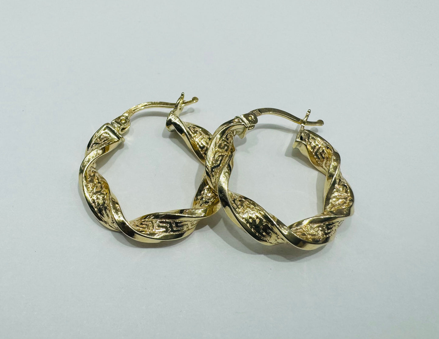 10K GOLD ROUND VERSACE HOOP EARRINGS, WEIGHT: 2.4gm