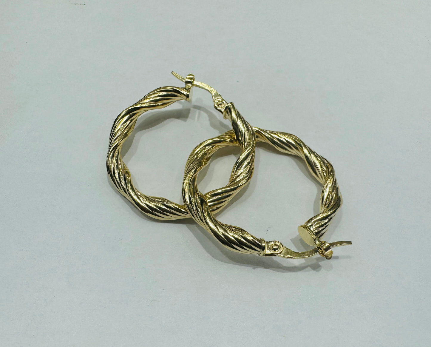 10K GOLD ROUND HOOP EARRINGS, WEIGHT: 2.9gm