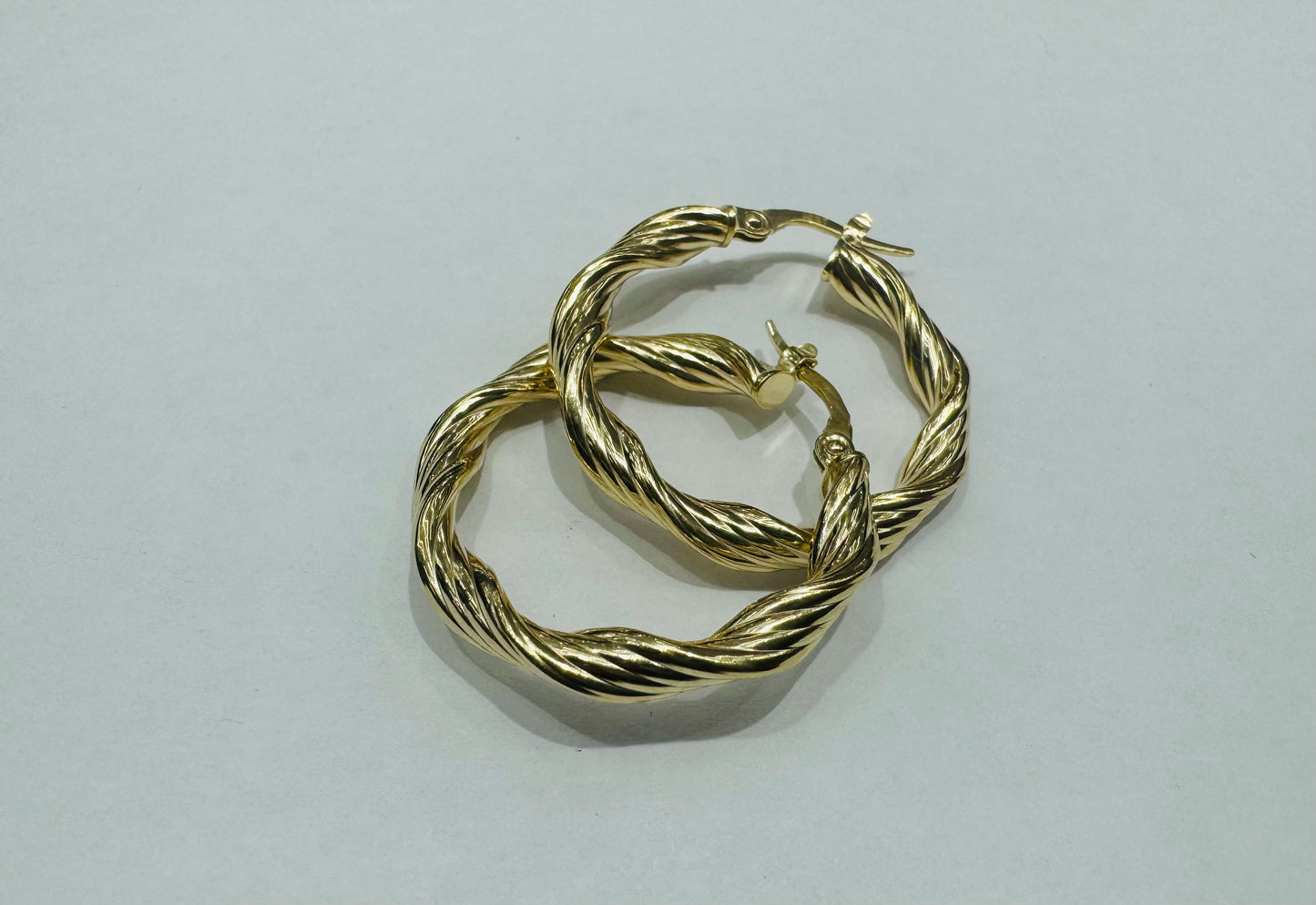 10K GOLD ROUND HOOP EARRINGS, WEIGHT: 2.9gm
