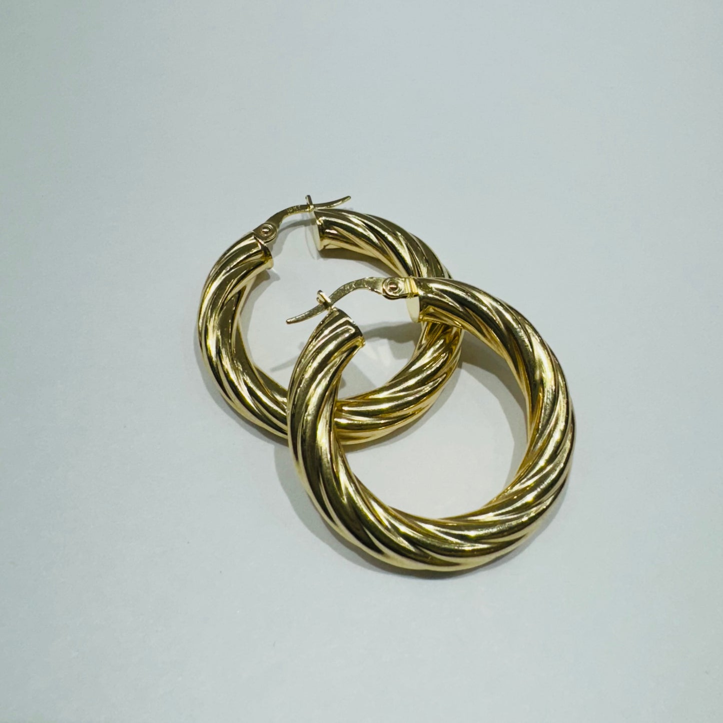 10K GOLD ROUND HOOP EARRINGS, WEIGHT: 4.4gm
