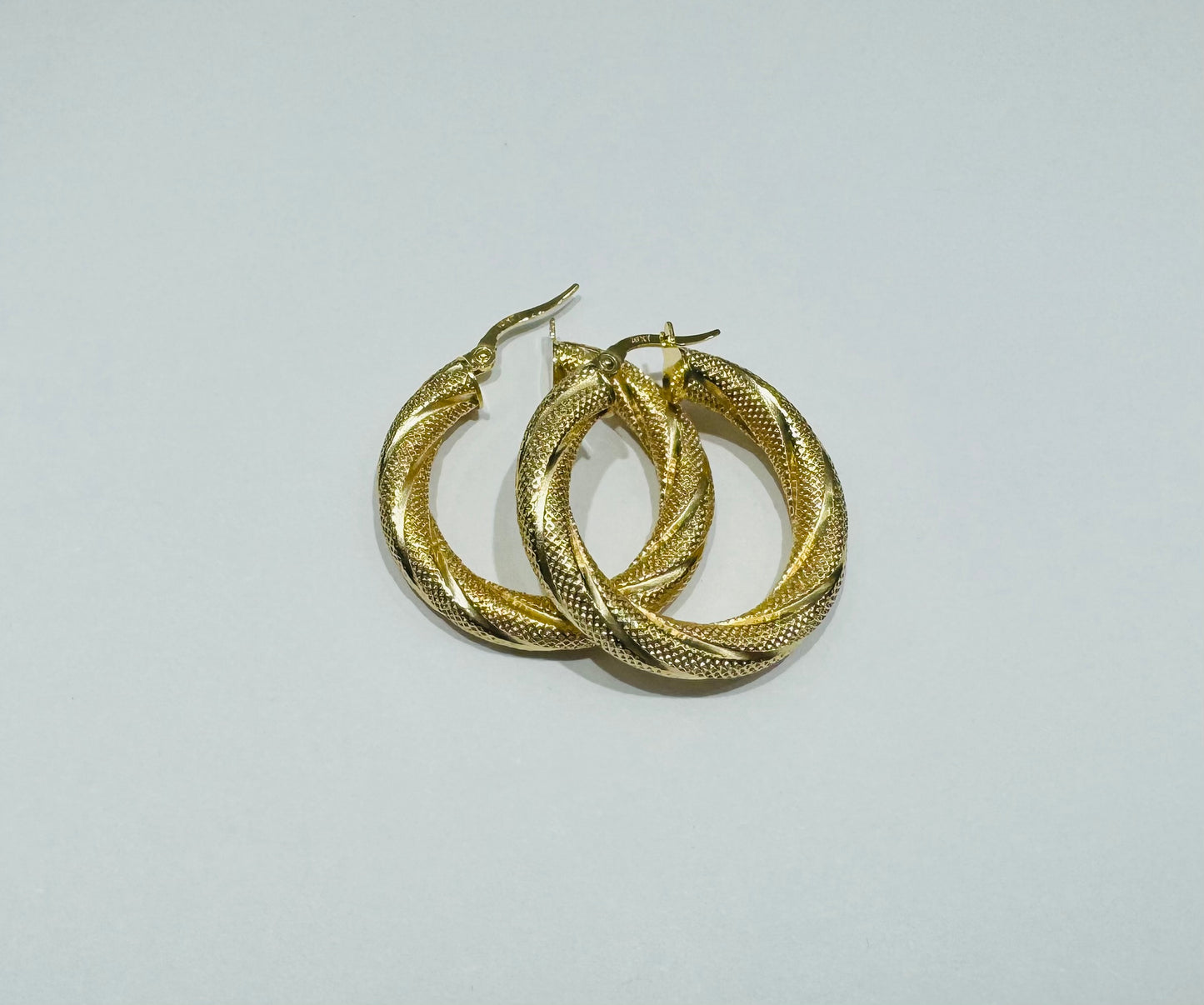 10K GOLD ROUND HOOP EARRINGS, WEIGHT: 3.6gm