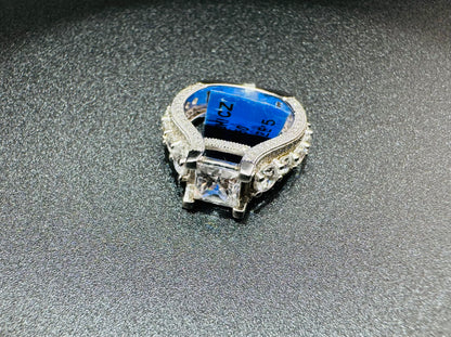 SILVER RING WITH SWAROVSKI STONES, SIZE: 5, WEIGHT: 6.4gm