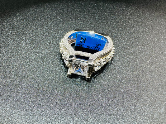 SILVER RING WITH SWAROVSKI STONES, SIZE: 5, WEIGHT: 6.4gm