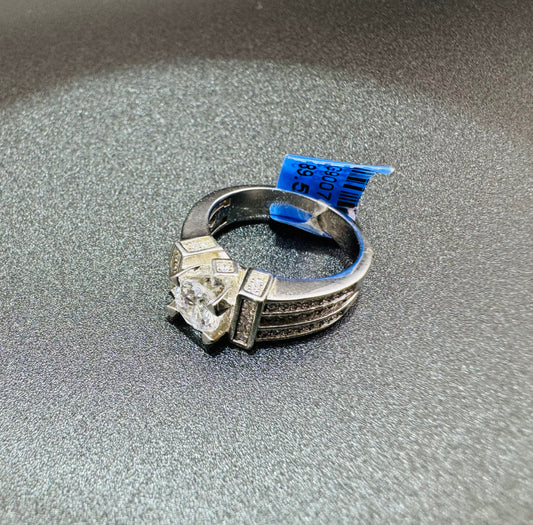 SILVER RING WITH SWAROVSKI STONES, SIZE: 7, WEIGHT: 7.3gm