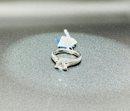 SILVER RING WITH SWAROVSKI STONES, SIZE: 7, WEIGHT: 5.2gm