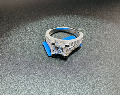 SILVER RING WITH SWAROVSKI STONES, SIZE: 8, WEIGHT: 4.5gm