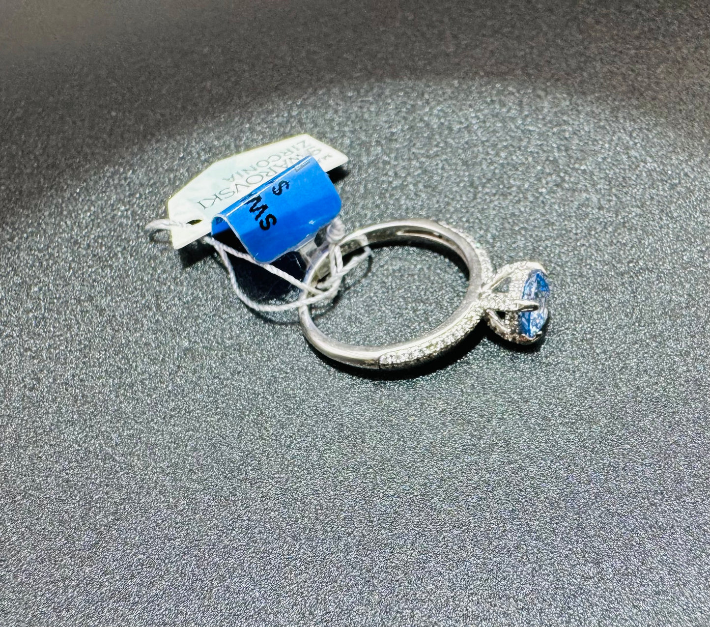 SILVER RING WITH BLUE SWAROVSKI STONES, SIZE: 6, WEIGHT: 2.6gm
