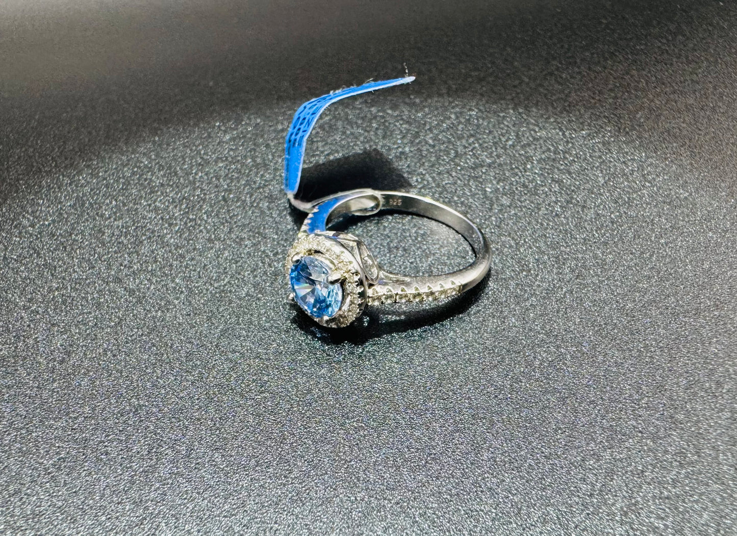 SILVER RING WITH BLUE SWAROVSKI STONES, SIZE: 7, WEIGHT: 3.1gm