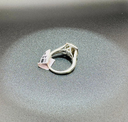 SILVER RING WITH PERIDOT SWAROVSKI STONES, SIZE: 8, WEIGHT: 6.2gm