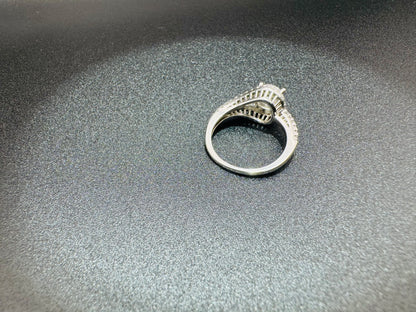 SILVER RING WITH SWAROVSKI STONES, SIZE: 6, WEIGHT: 3.2gm