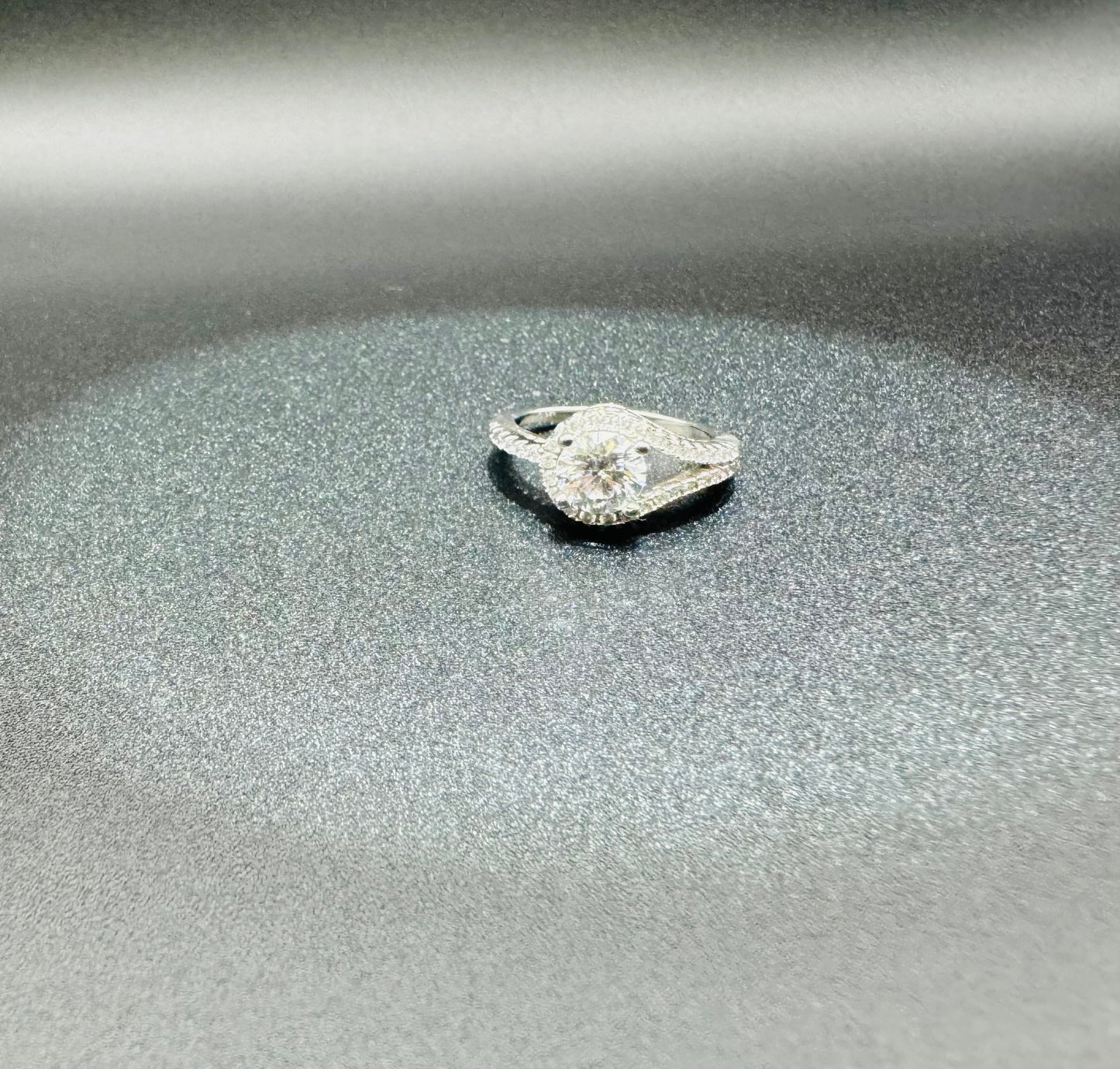 SILVER RING WITH SWAROVSKI STONES, SIZE: 6, WEIGHT: 3.2gm