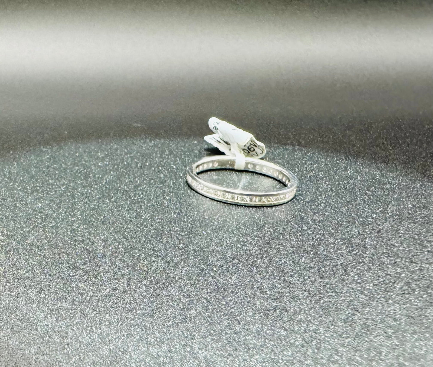 SILVER BAND RING WITH SWAROVSKI STONES, SIZE: 7, WEIGHT: 1.6gm
