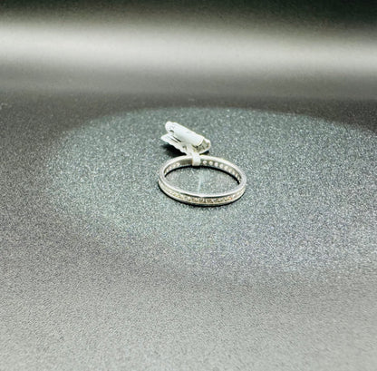 SILVER BAND RING WITH SWAROVSKI STONES, SIZE: 7, WEIGHT: 1.6gm