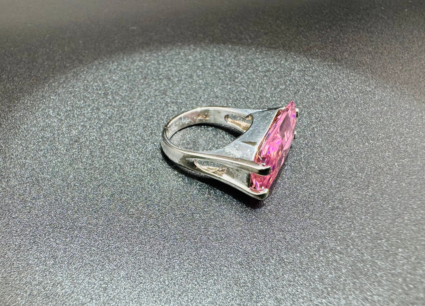 SILVER RING WITH PINK STONE, SIZE: 6, WEIGHT: 9.1gm