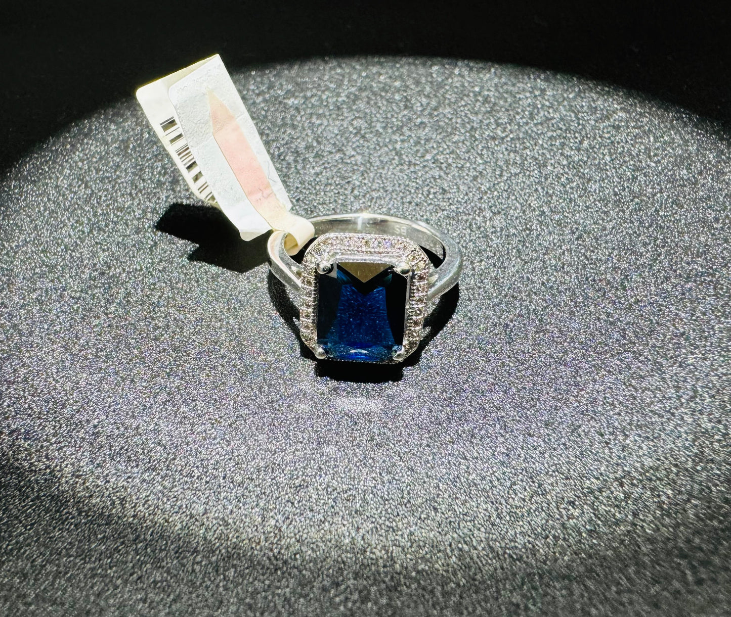 SILVER RING WITH BLUE SAPPHIRE AND SWAROVSKI STONES, SIZE: 7, WEIGHT: 4gm