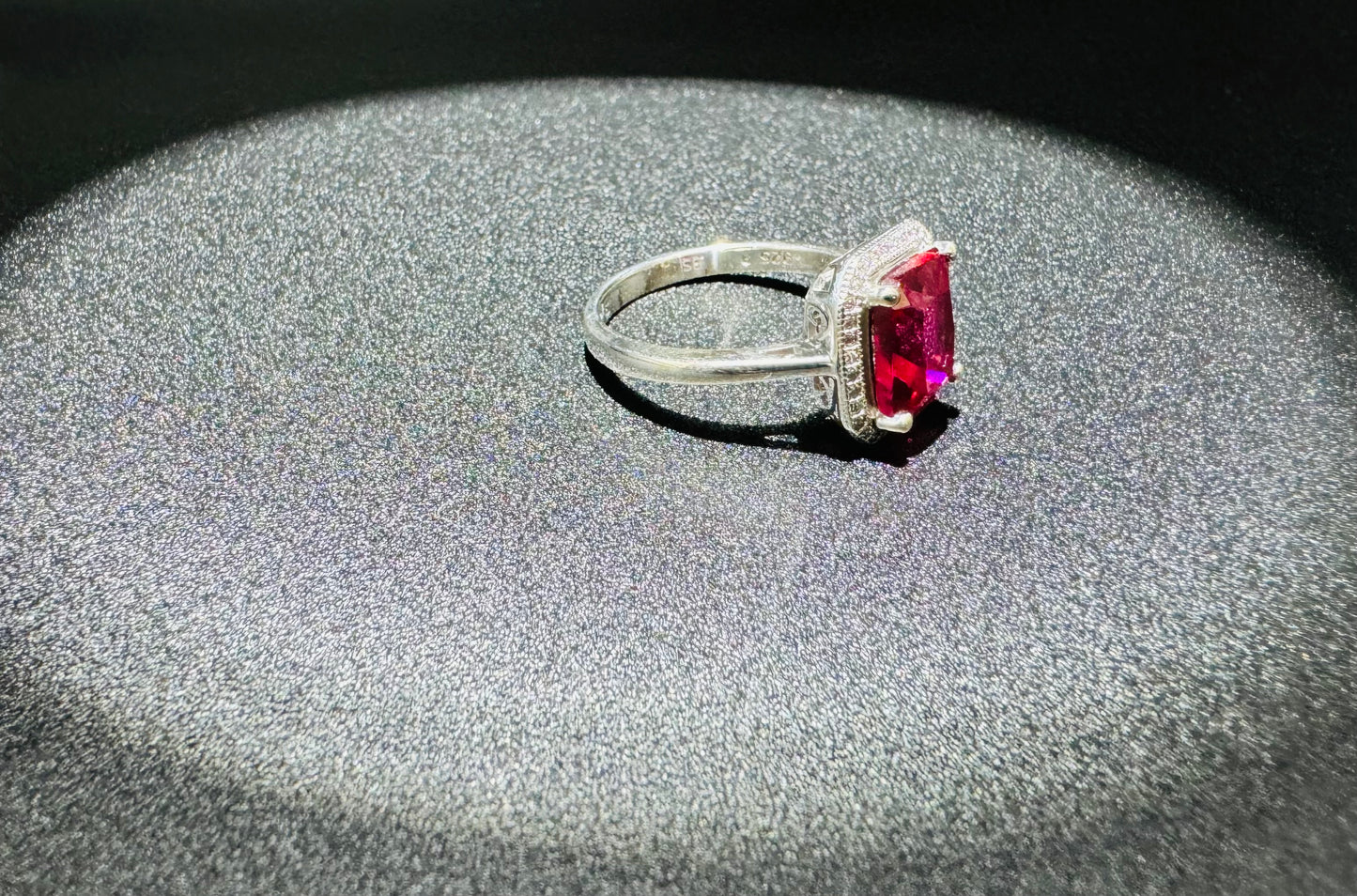 SILVER RING WITH PINK AND WHITE SWAROVSKI STONES, SIZE: 9, WEIGHT: 4gm