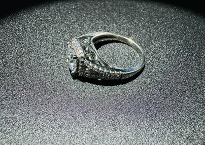 SILVER RING WITH CZ STONES, SIZE: 7, WEIGHT: 4gm