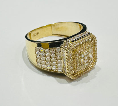 10K GOLD BAGUETTE RING- 4.2gm