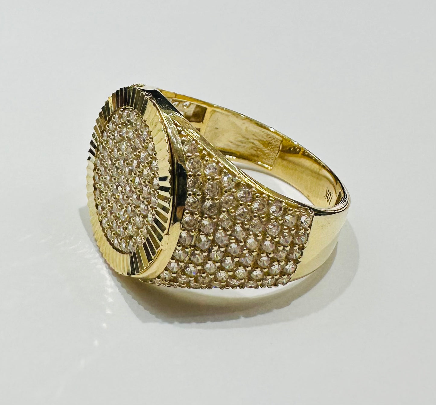 10K GOLD ROUND GREEK DESIGN RING- 5.9gm