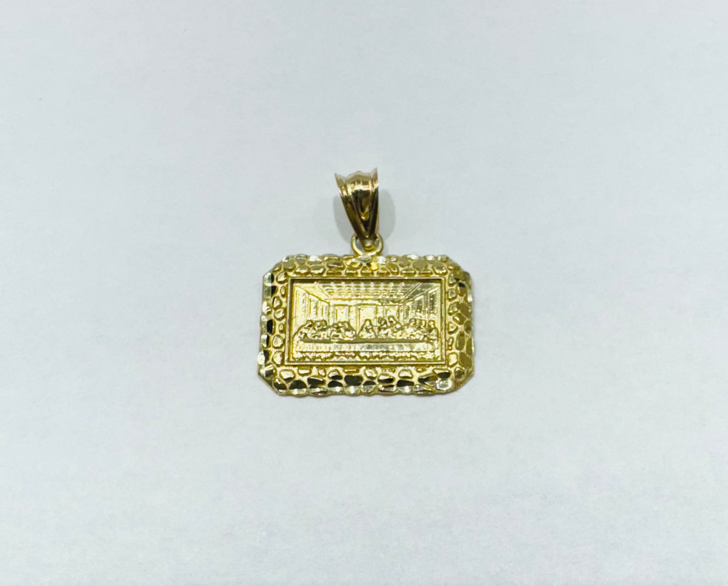 10K GOLD LAST SUPPER PENDANT, WEIGHT: 1.6gm