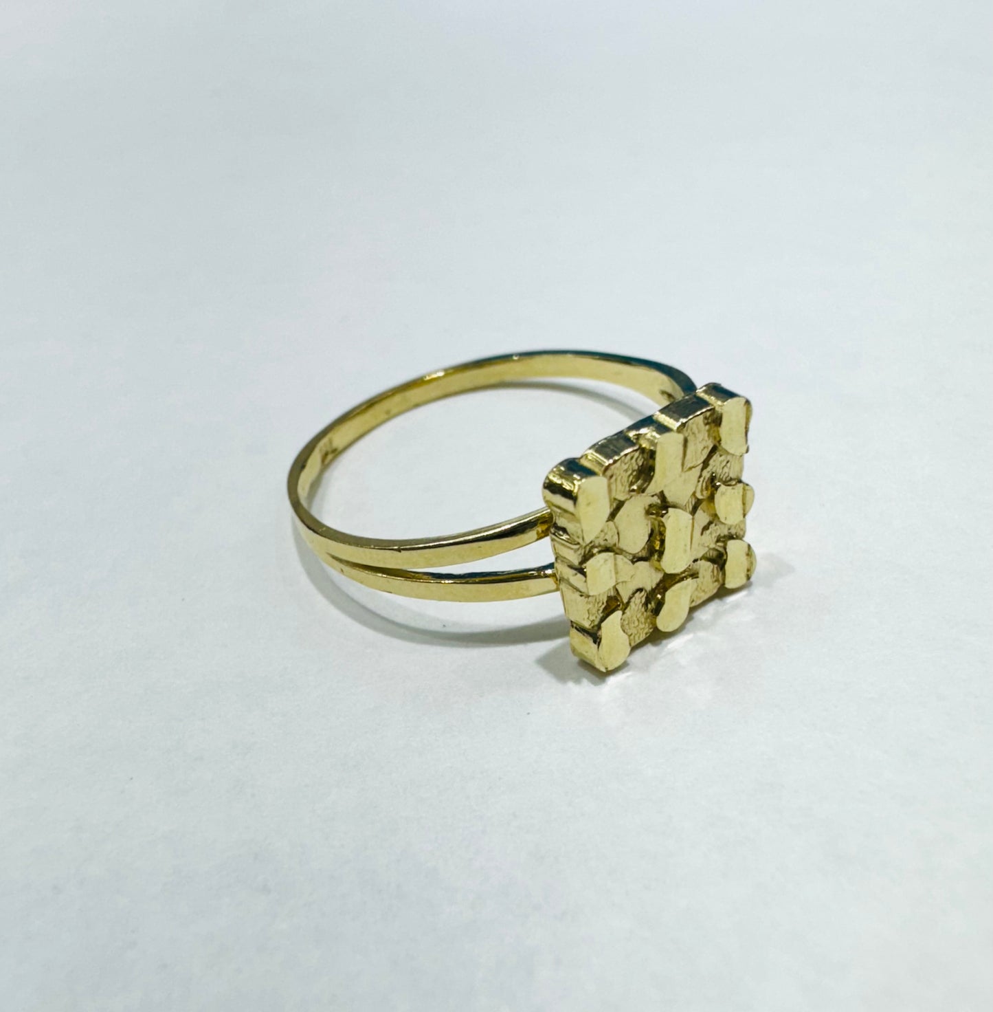 10K GOLD SQUARE NUGGET RING, SIZE: 6, WEIGHT: 1.4gm