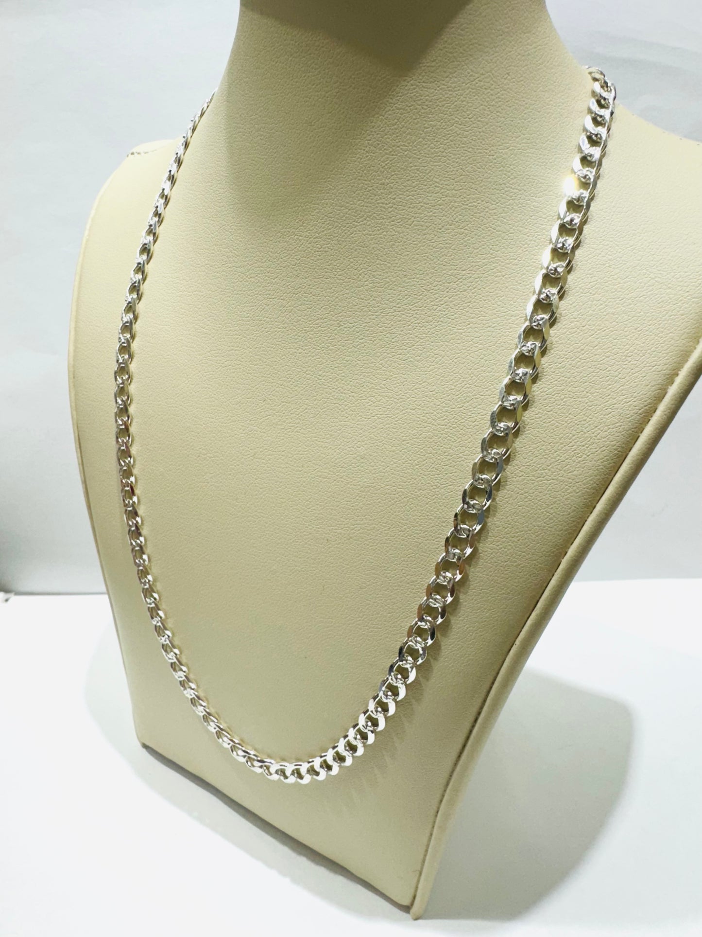 SILVER ITALIAN CUBAN LINK CHAIN 28” WEIGHT: 19.8gm, WIDTH: 4.95mm