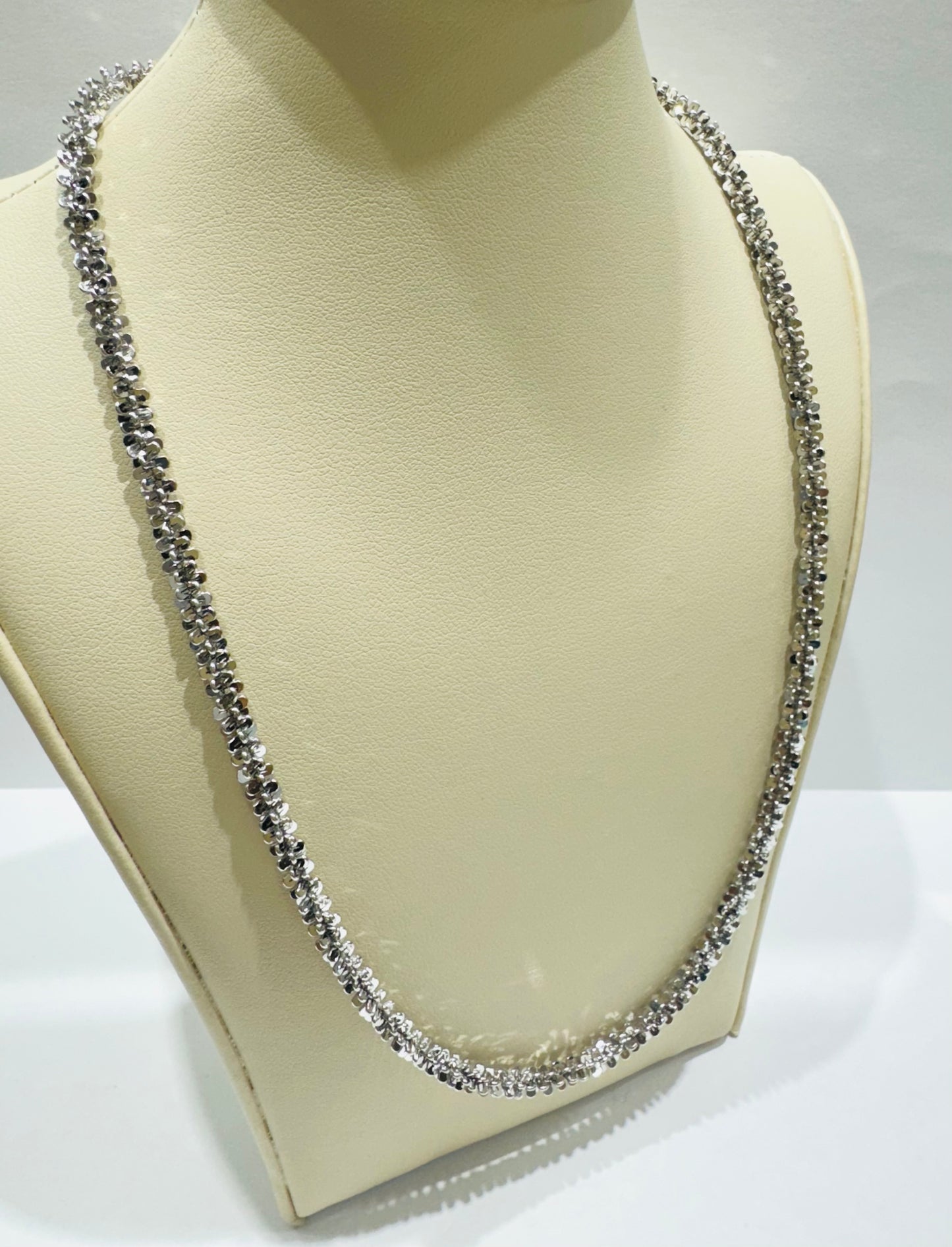SILVER ITALIAN MOON CUT NECKLACE 26” WEIGHT: 26.3gm, WIDTH: 4.38mm