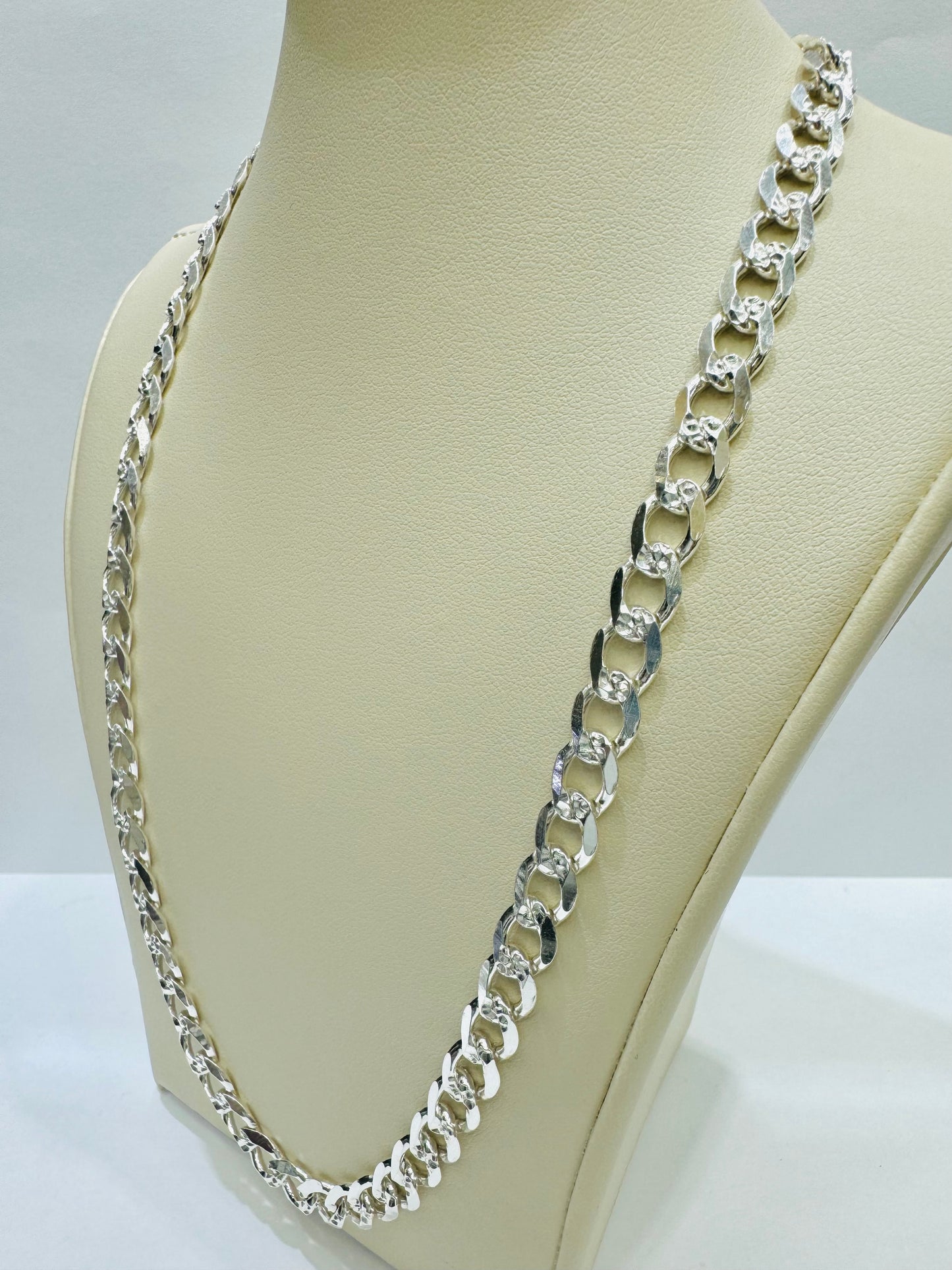 SILVER ITALIAN CUBAN LINK NECKLACE 28”, WEIGHT: 39.6gm, WIDTH: 7.27mm