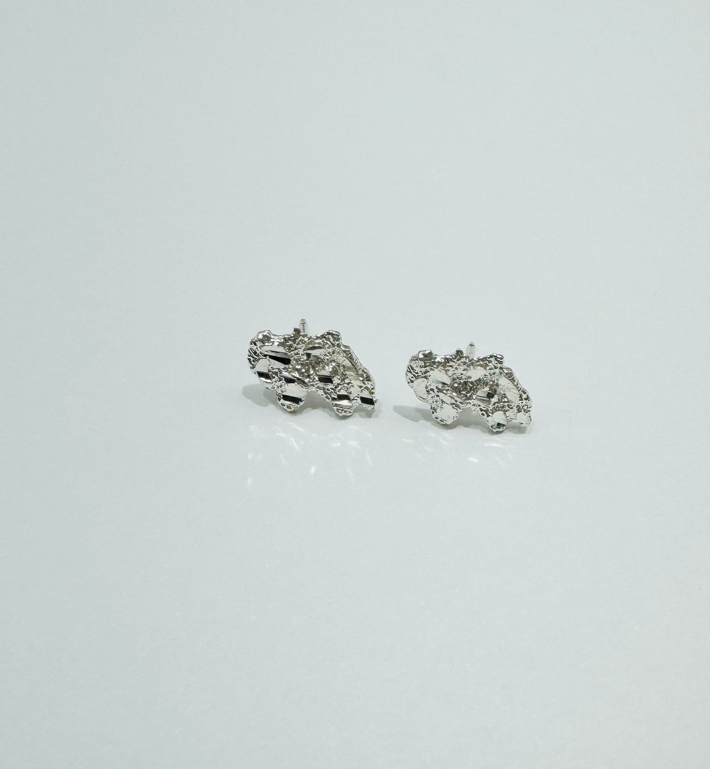 SILVER REGULAR NUGGET EARRINGS, WEIGHT: 1.1gm