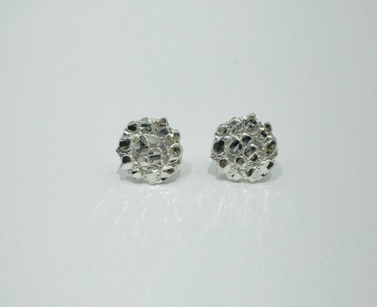 SILVER ROUND NUGGET EARRINGS, WEIGHT: 1.8gm