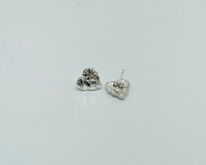 SILVER HEART NUGGET EARRINGS, WEIGHT: 1.4gm