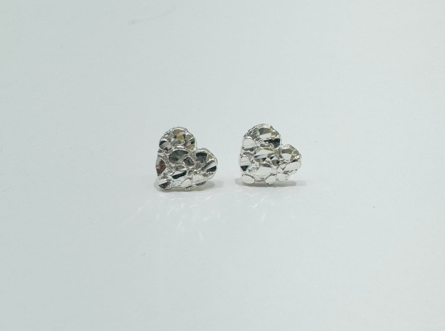 SILVER HEART NUGGET EARRINGS, WEIGHT: 1.4gm