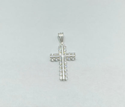 SILVER CROSS PENDANT WITH CZ STONES, WEIGHT: 3.8gm