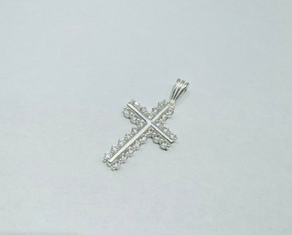 SILVER CROSS PENDANT WITH CZ STONES, WEIGHT: 3.8gm