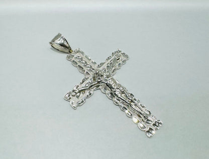 SILVER CROSS PENDANT, WEIGHT: 10.9gm
