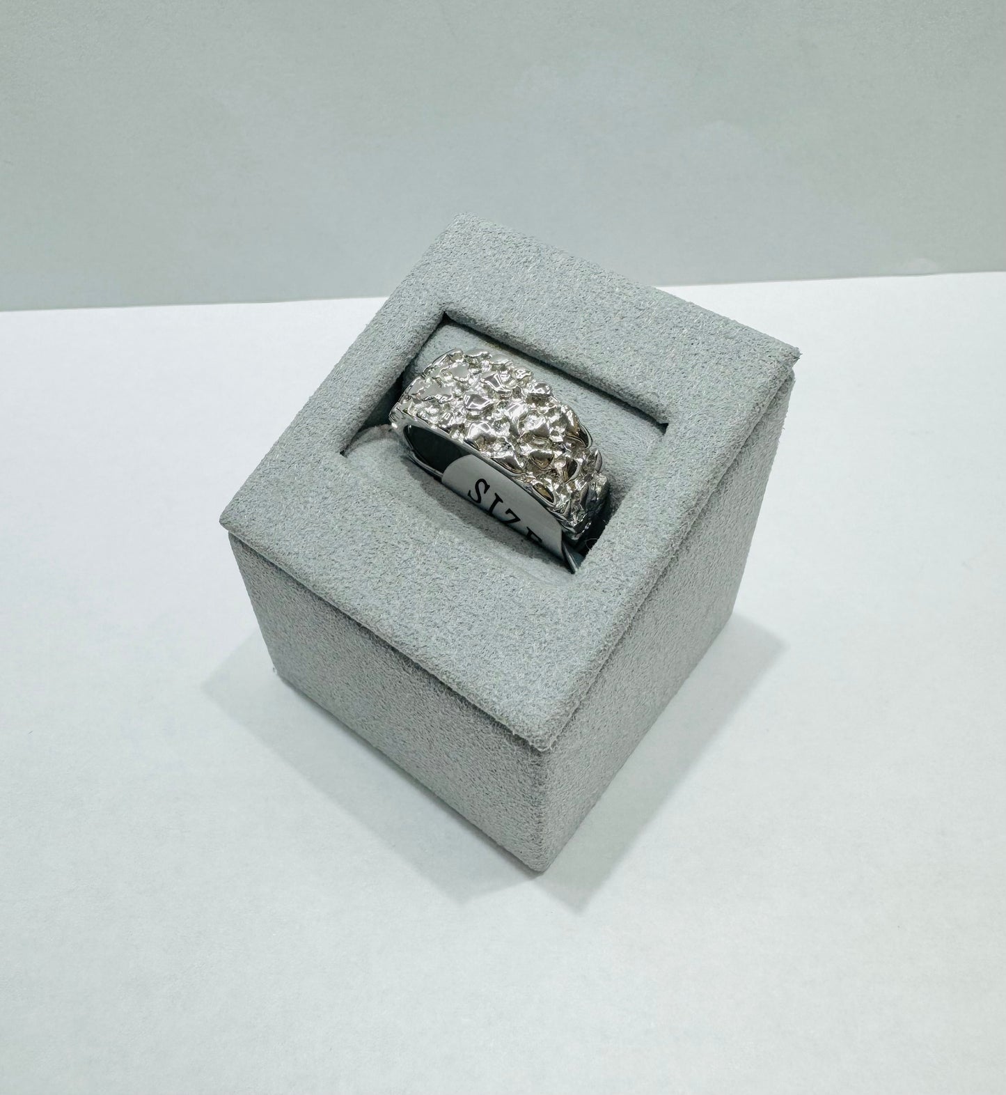 SILVER NUGGET RING, WEIGHT: 5.2gm, SIZE: 9