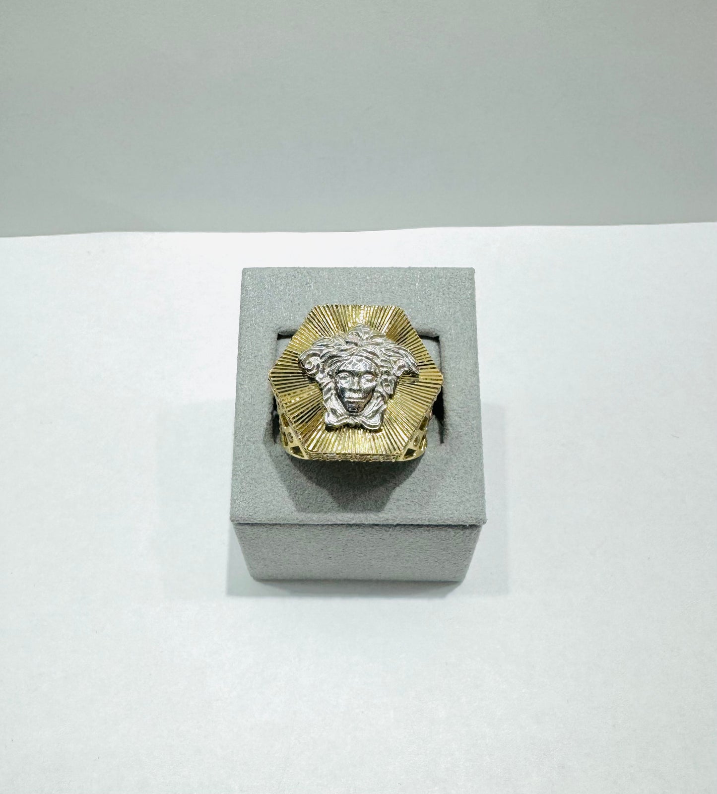 10K GOLD MEDUSA HEAD RING, SIZE: 11, WEIGHT: 8.3gm