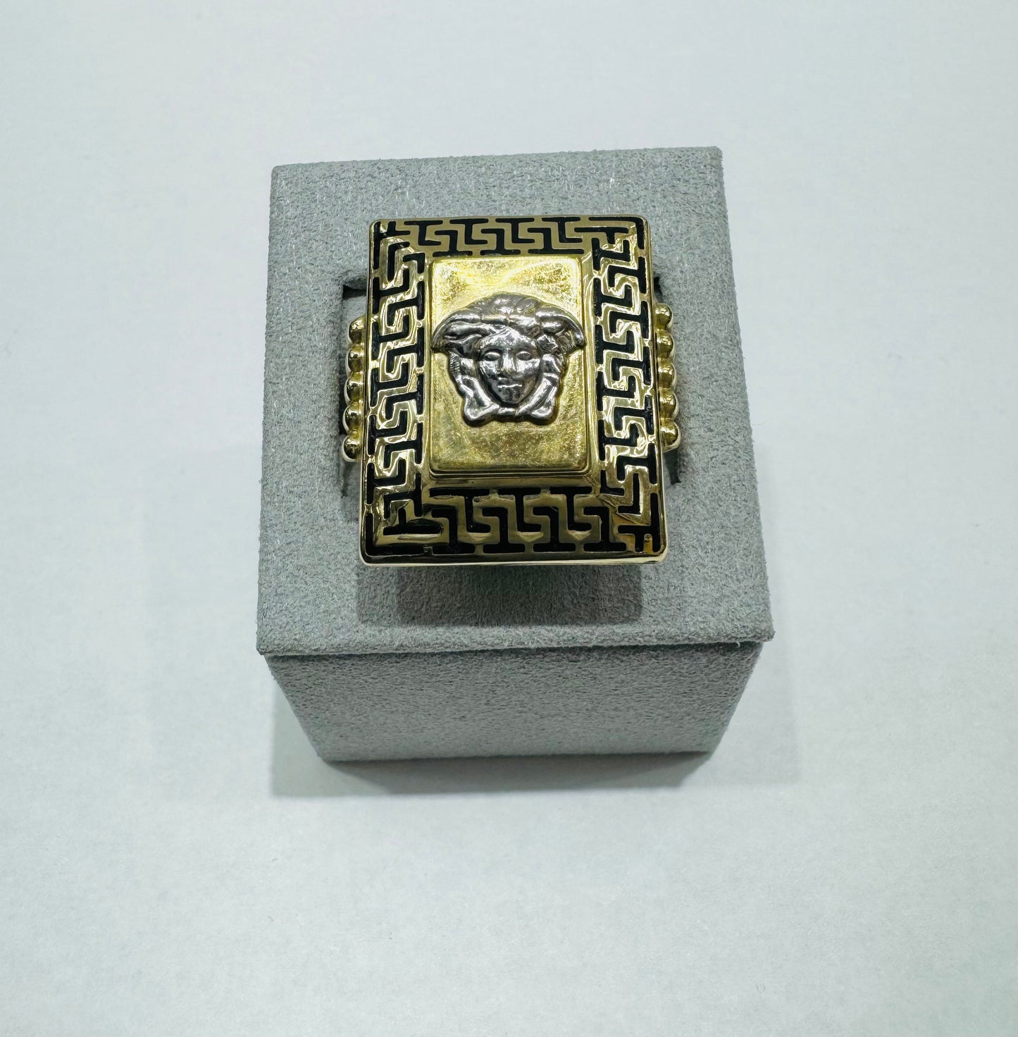 10K GOLD MEDUSA HEAD RING, SIZE: 9, WEIGHT: 7.8gm