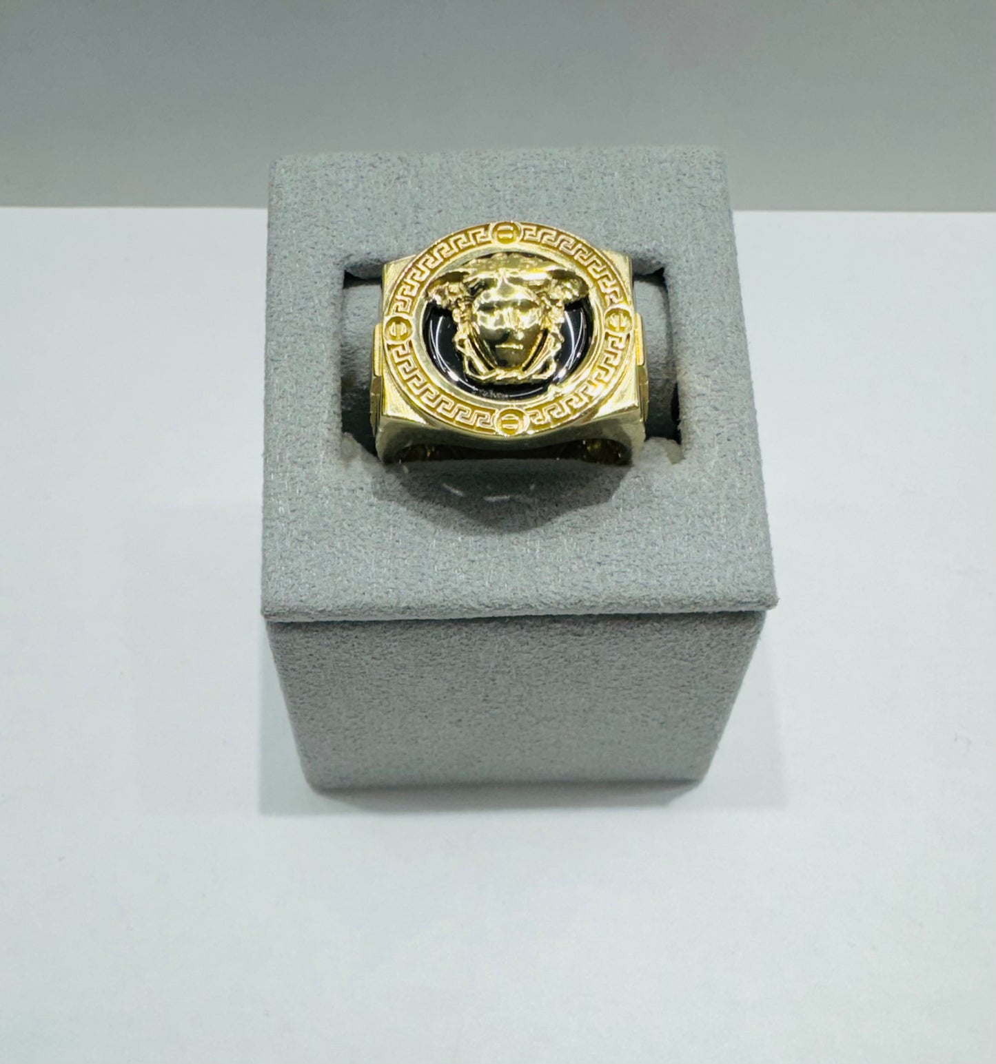 10K GOLD MEDUSA HEAD RING, SIZE: 9, WEIGHT: 7.8gm